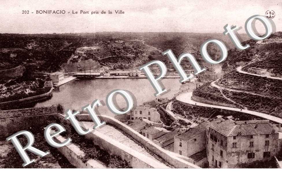 le port pris de la ville