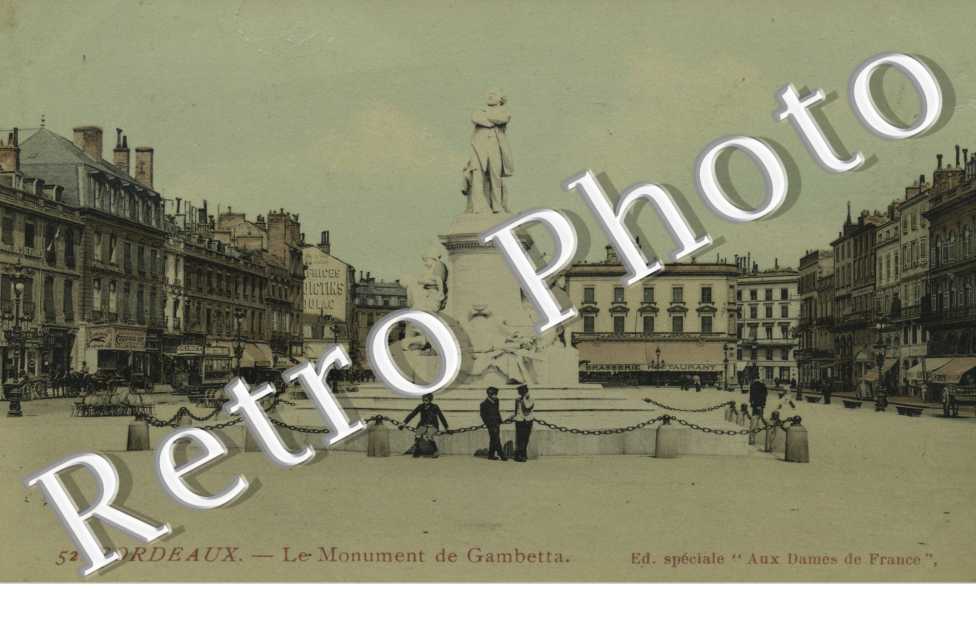 les Allees de Tourny  - le monument de Gambetta
