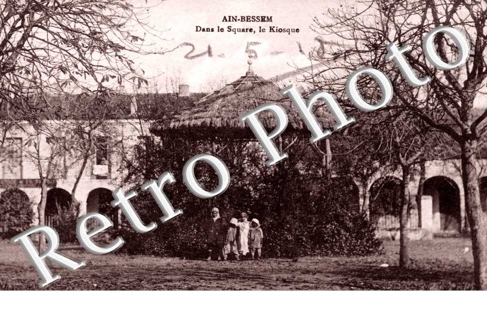 Ain-Bessem, dans le Square, le Kiosque