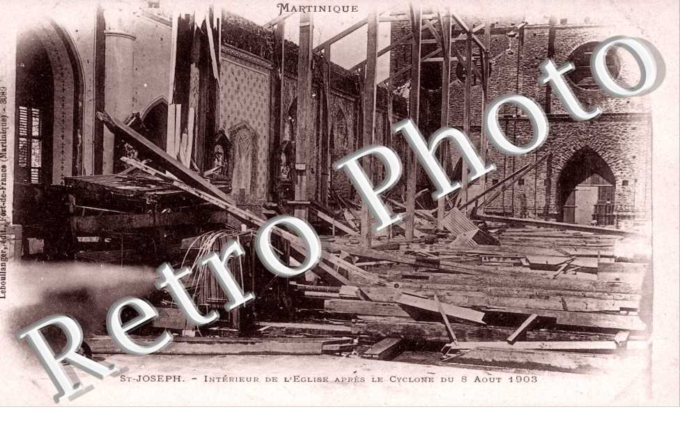 Interieur de l&#039;eglise apres le cyclone du 8 aout 1903