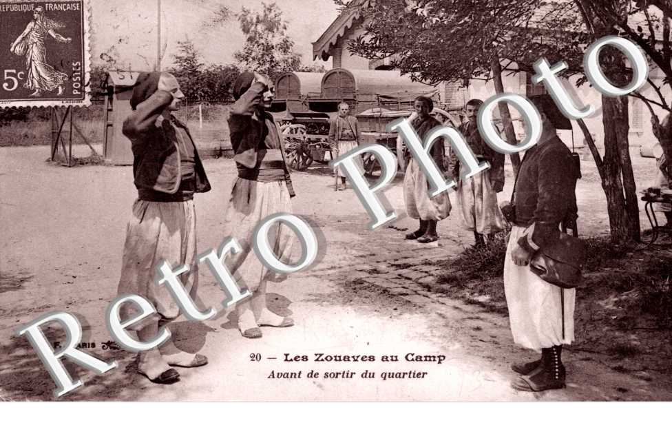 LES ZOUAVES AU CAMP Avant de sortir du quartier