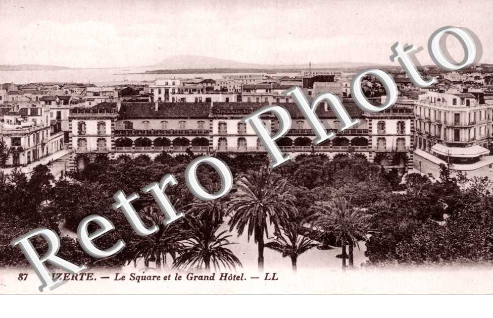 le square et le Grand Hotel