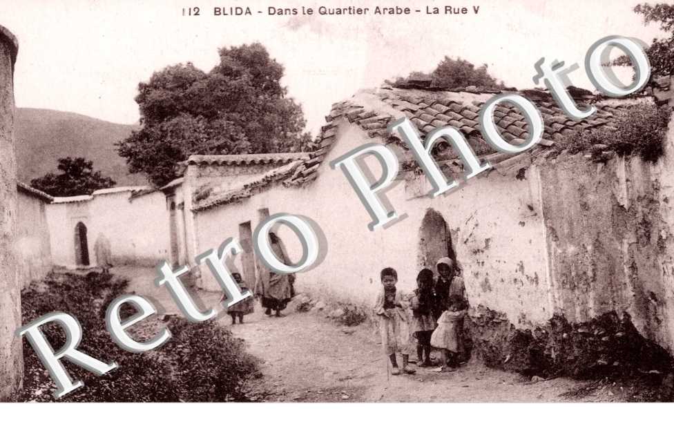Dans le Quartier Arabe, la Rue V