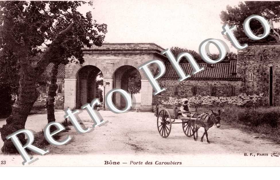 Porte des Caroubiers
