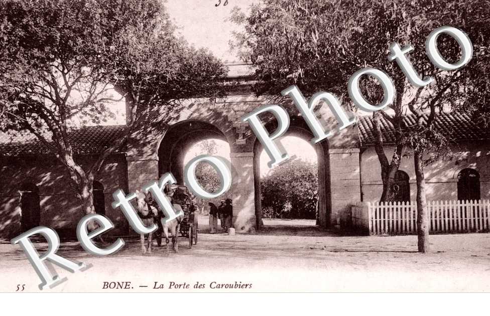 la Porte des Caroubiers