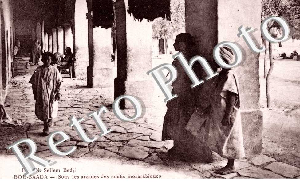 Sous les arcades des souks mozarabiques