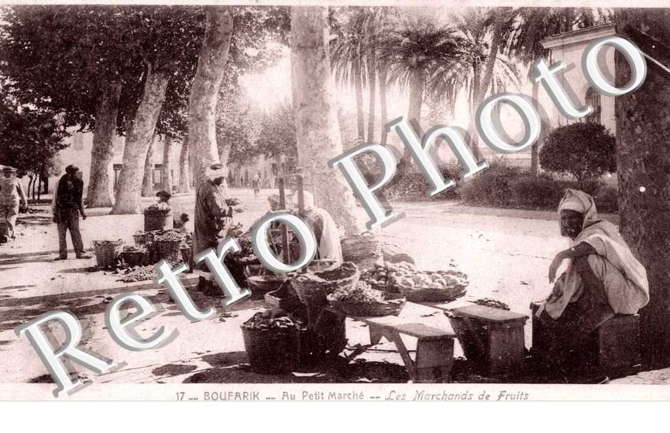 Au Petit Marche, les Marchands de Fruits