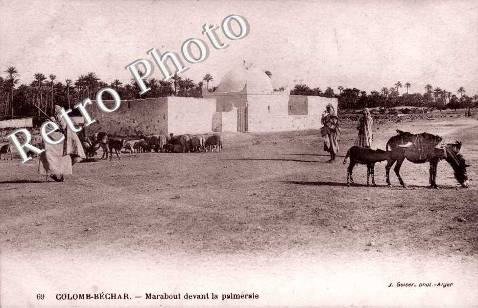 Marabout devant la Palmeraie