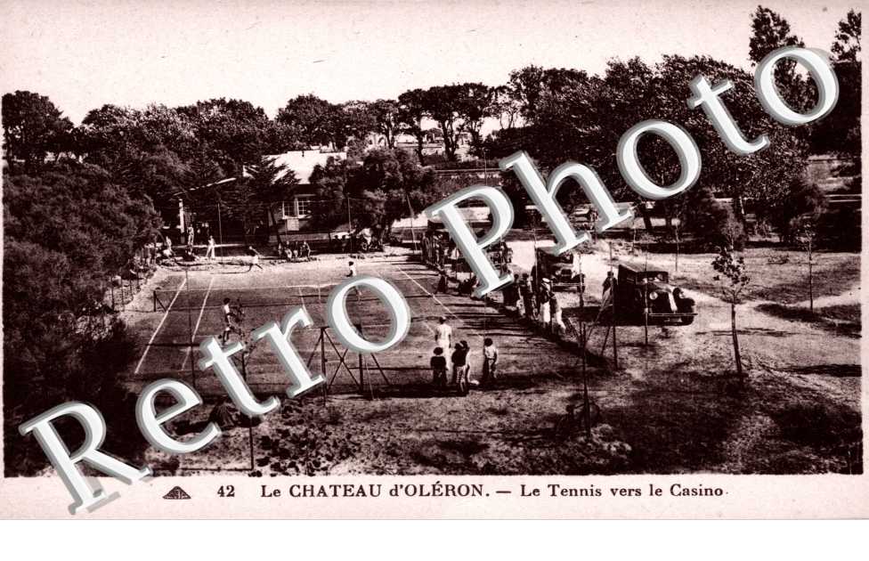 Le Chateau d&#039;Oleron Le Tennis vers le casino
