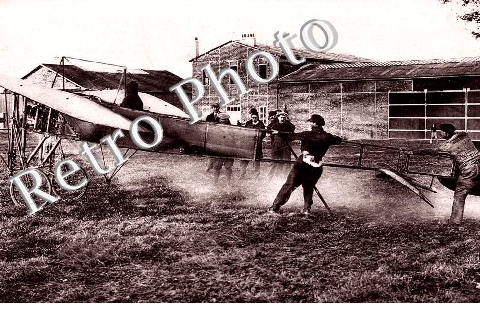 Un aéroplane au décollage