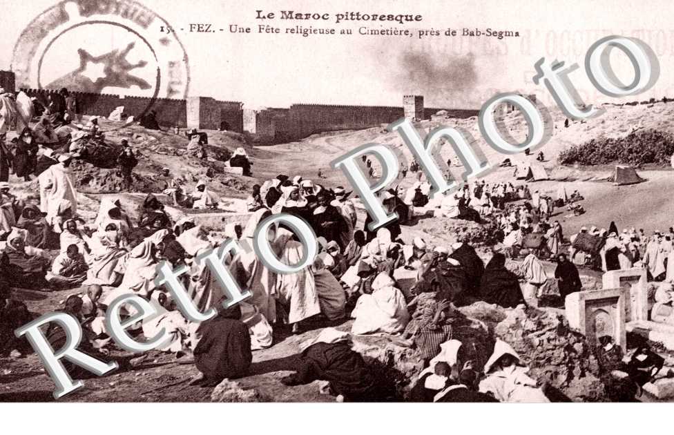Fete religieuse au Cimetiere