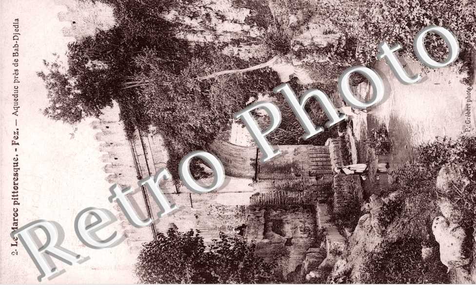Acqueduc près de Bab Djedla