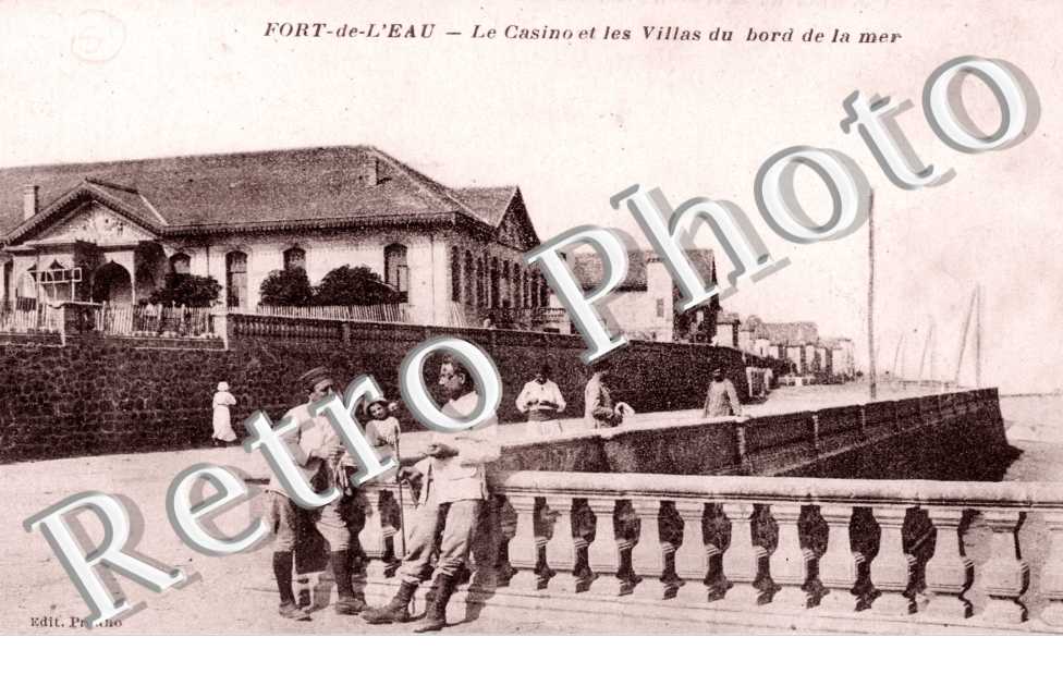 Le casino et les villas du bord de la mer