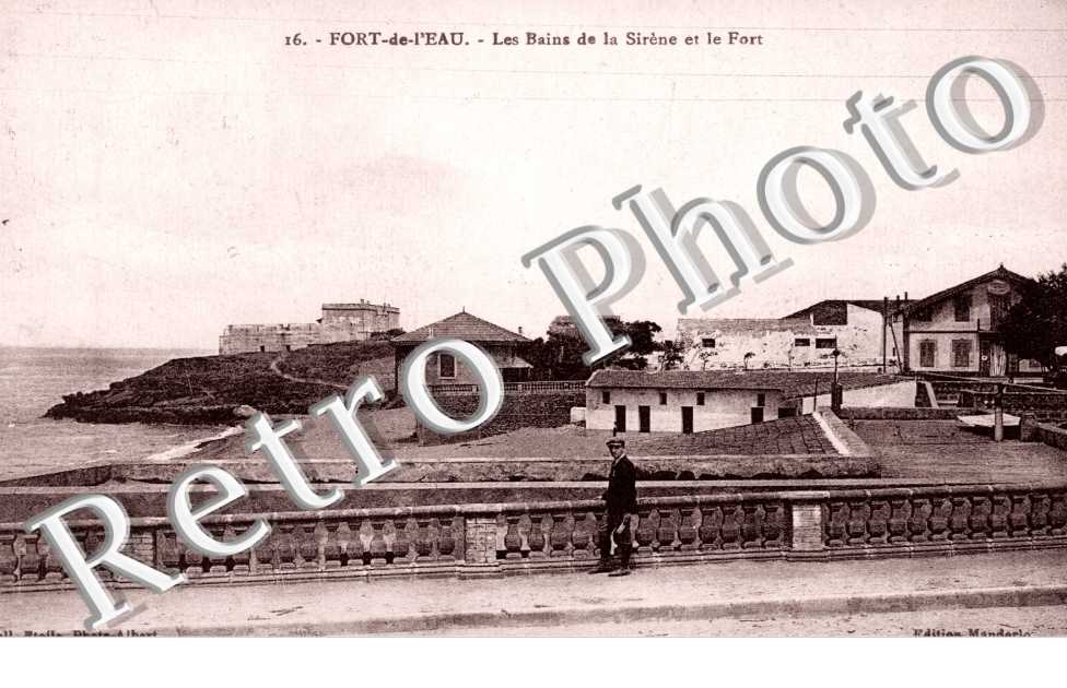 Les bains de la sirene et le fort