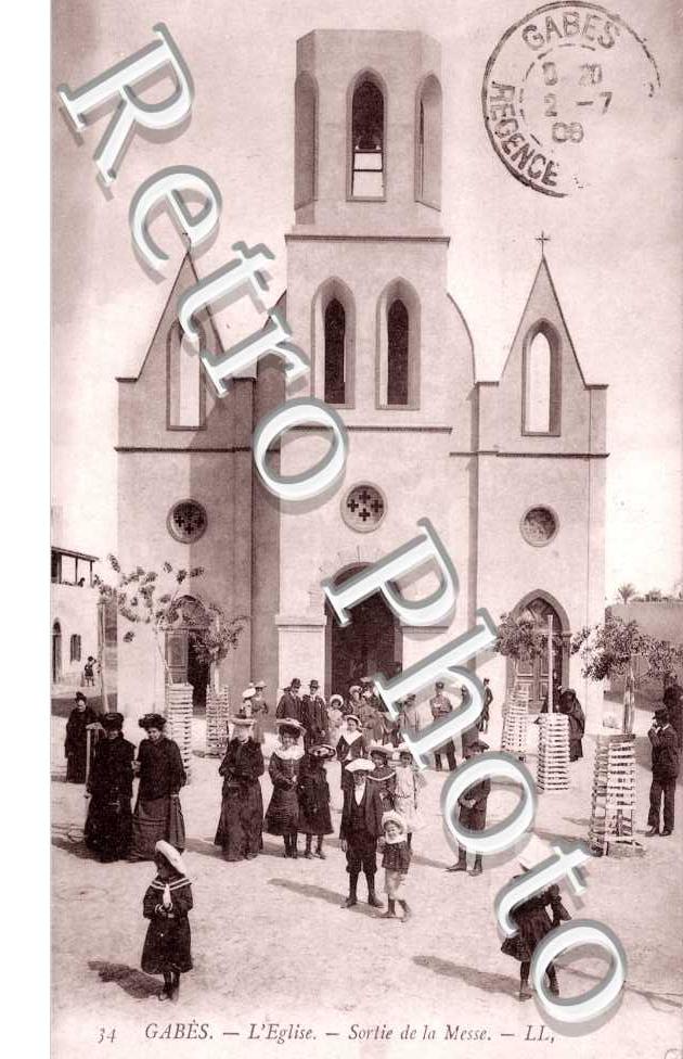 l'Eglise, Sortie de la Messe