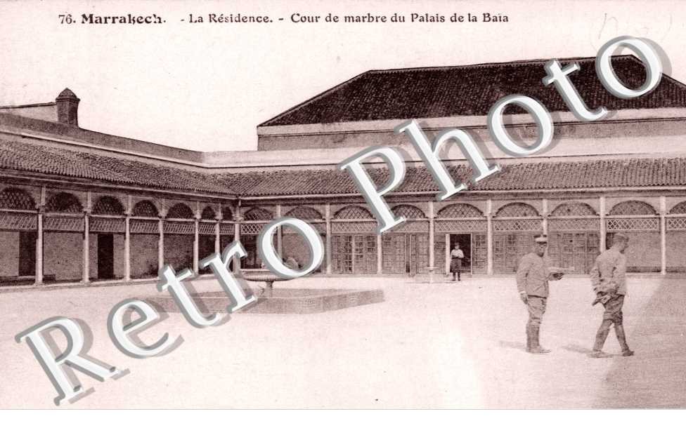 la residence. Cour de marbre du Palais de la Baia