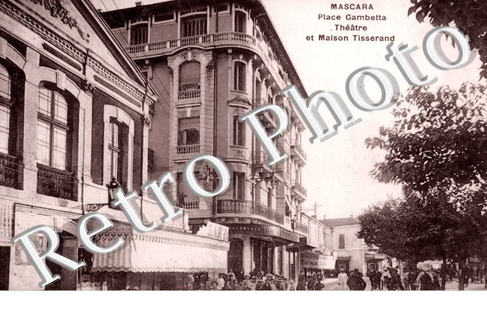 Place Gambetta, Theatre et Maison Tisserand