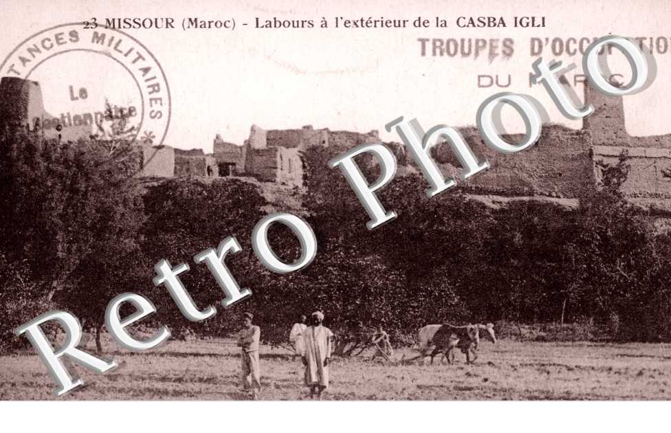 Labours a l&#039;Exterieur de la Casba Igli