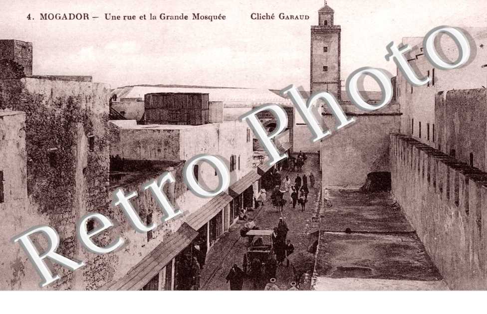 Une Rue et la Grande Mosquee