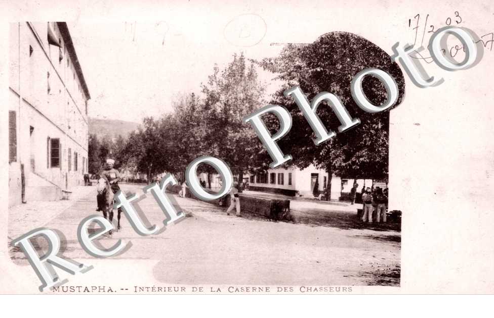 Interieur de la Caserne des Chasseurs