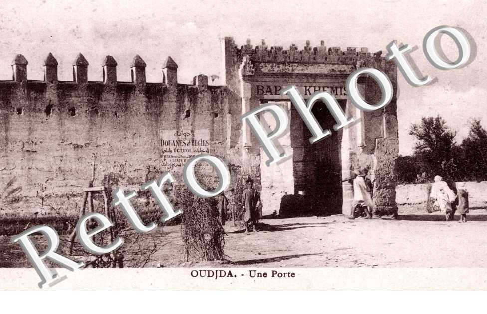Une Porte, paysage pittoresque