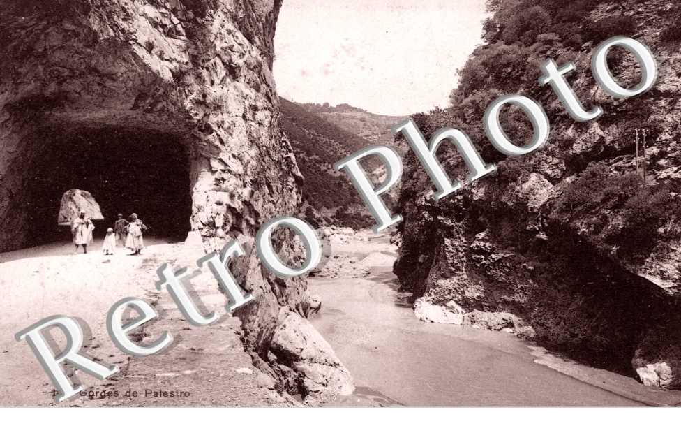 Tunnel et l&#039;Oued - Gorges
