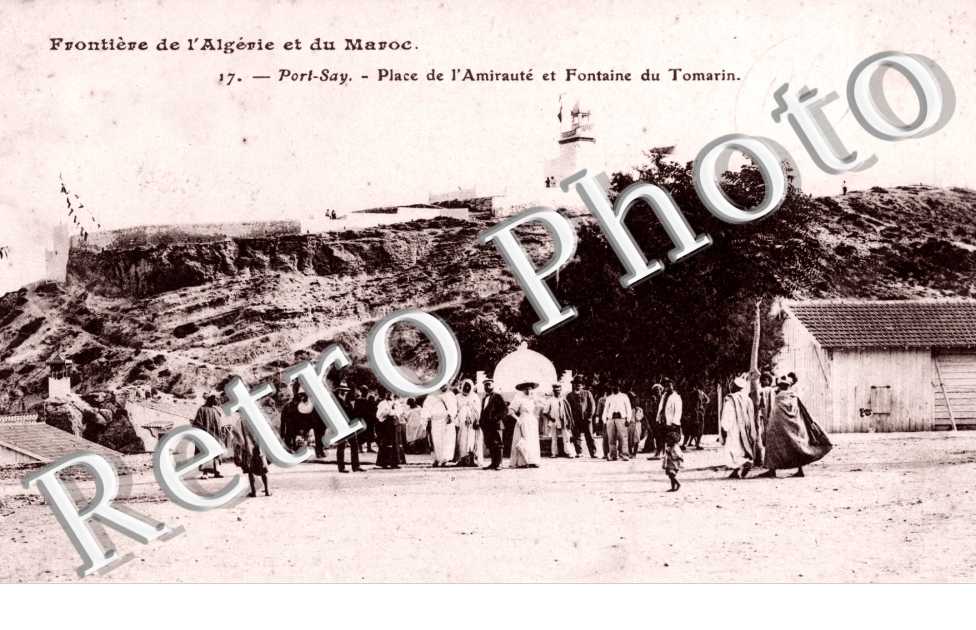 Place de l&#039;Amiraute et fontaine du Tomarin