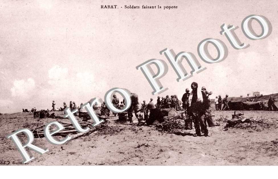 Soldats faisant la popote