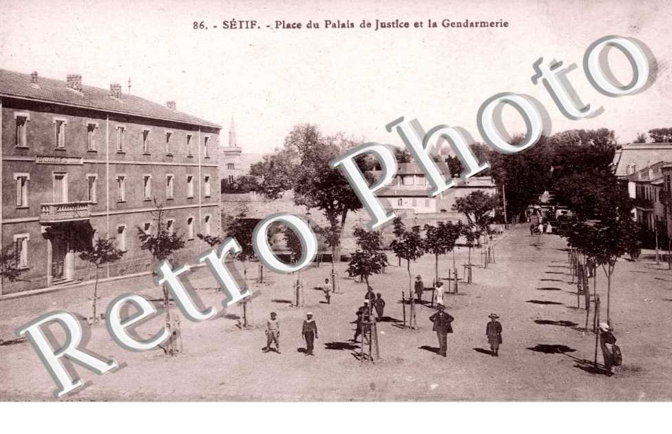 place du palais de justice et la gendarmerie