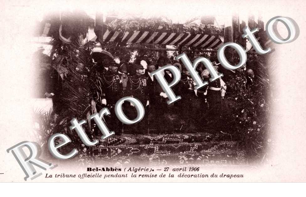 27 avril 1906, la tribune officielle pendant la remise de la decoration du drapeu