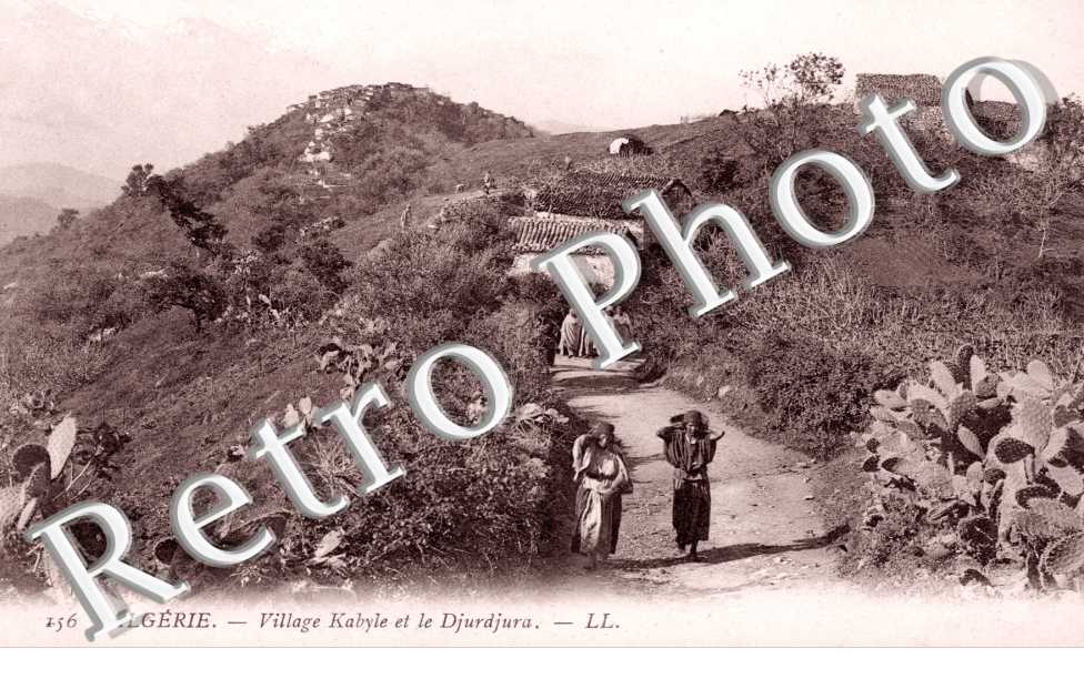 Village Kabyle et le djurdjura