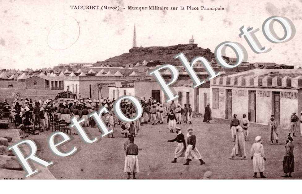 Musique Militaire sur la Place Principale