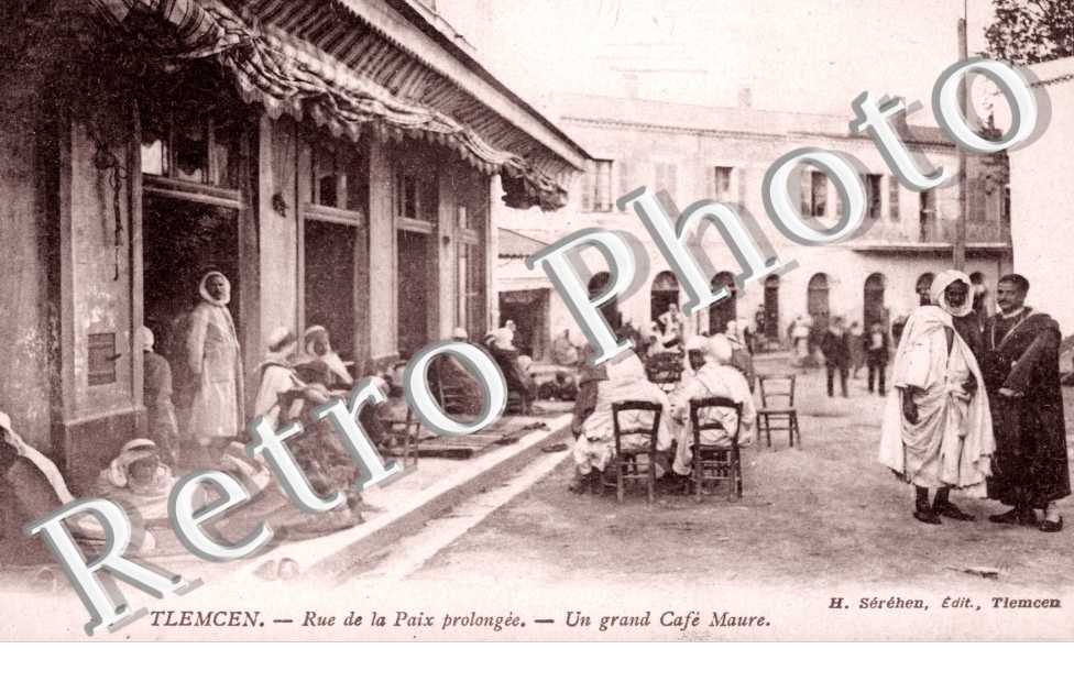 Rue de la Paix Prolongee, Un Grand Cafe Maure