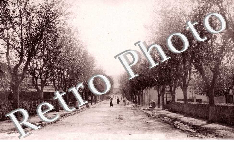 ( une rue )