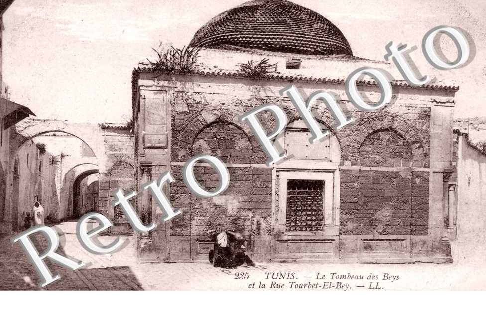 le Tombeau des Beys et la Rue Tourbet-El-Bey