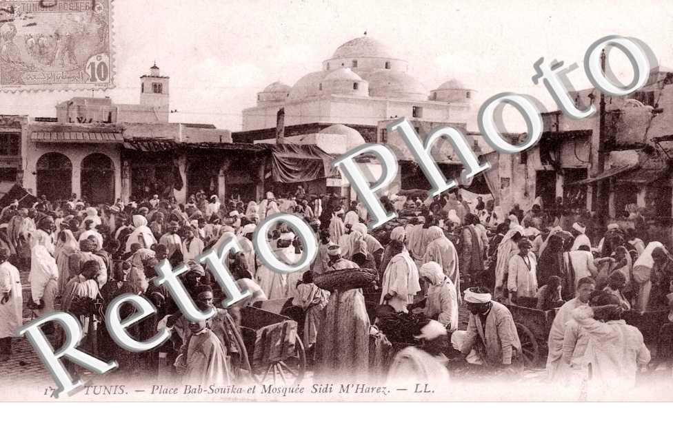 la Place Bab-Souika et la Mosquee M&#039;Harez