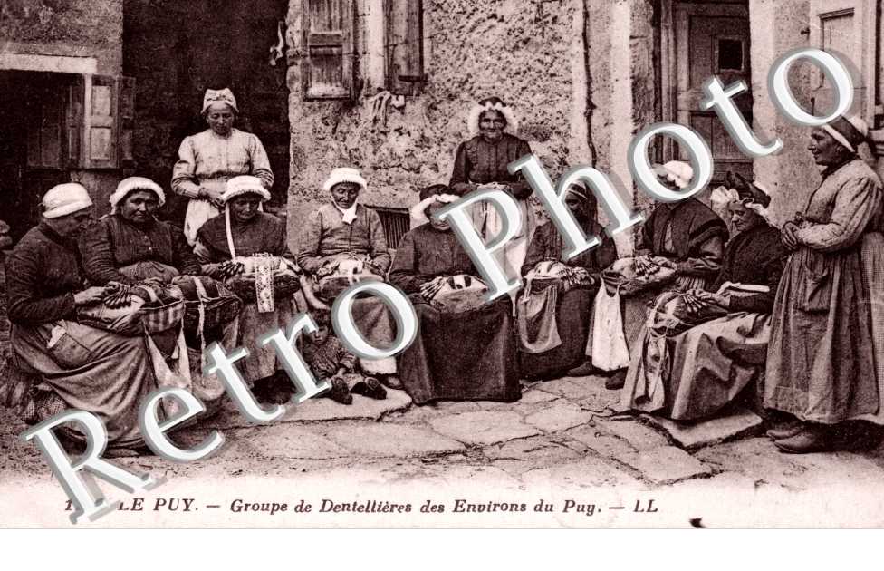 Le Puy - groupe de dentellieres des environs de Puy