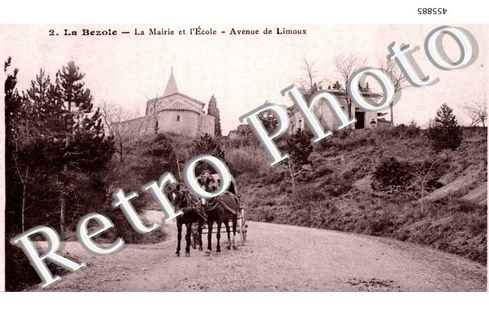 La mairie et l&#039;ecole Avenue de Limoux