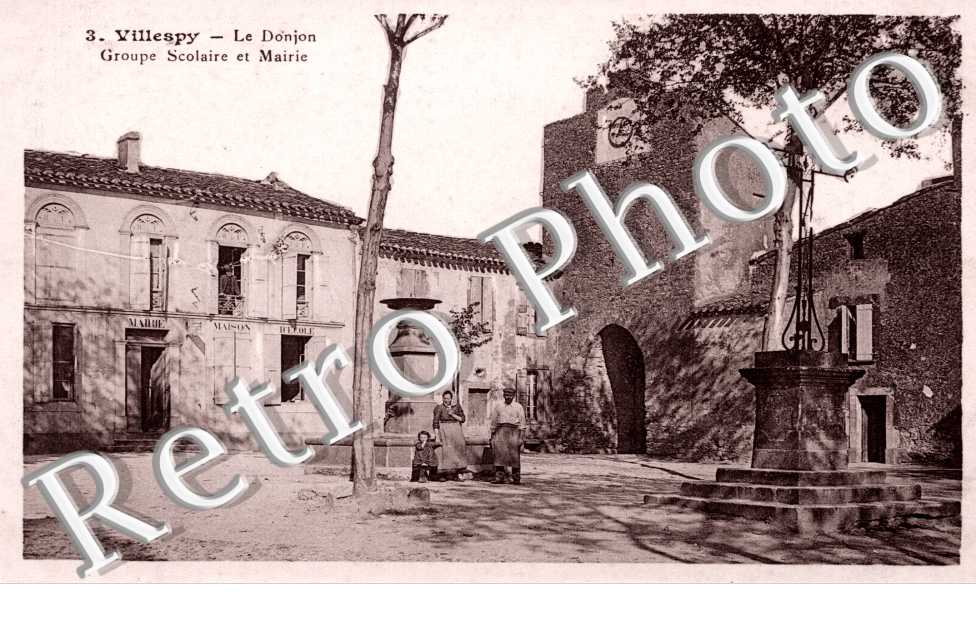 le donjon Groupe scolaire et mairie