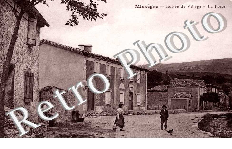 entree du village la Poste