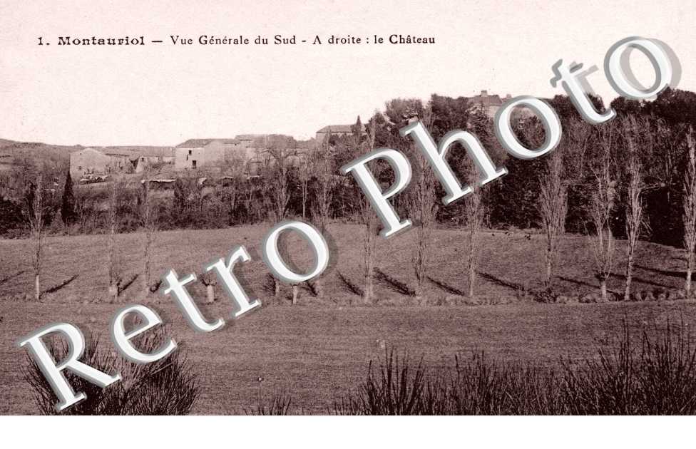 vue generale du sud A droite : le chateau