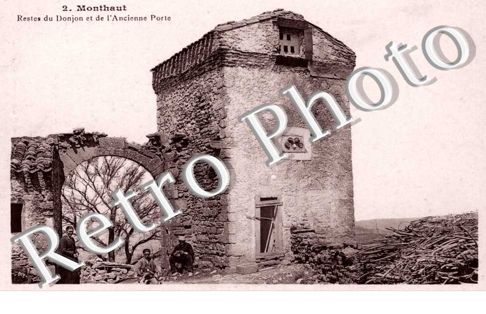 restes du donjon et de l&#039;ancienne porte