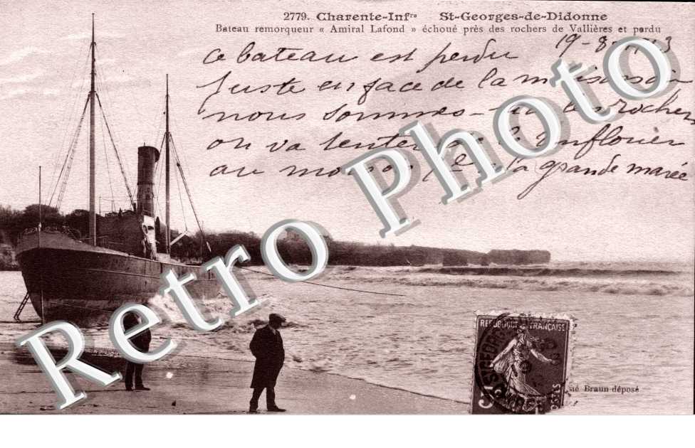 Bateau remorqueur "Amiral Lafond" echoue pres de rochers de Vallieres et perdu