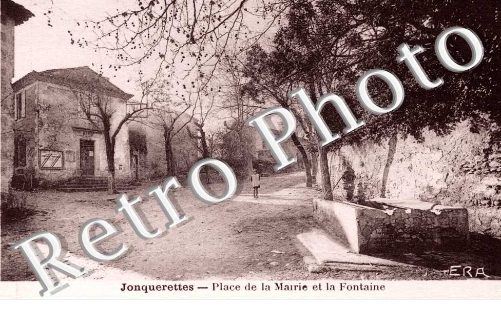 Place de la Mairie et la Fontaine