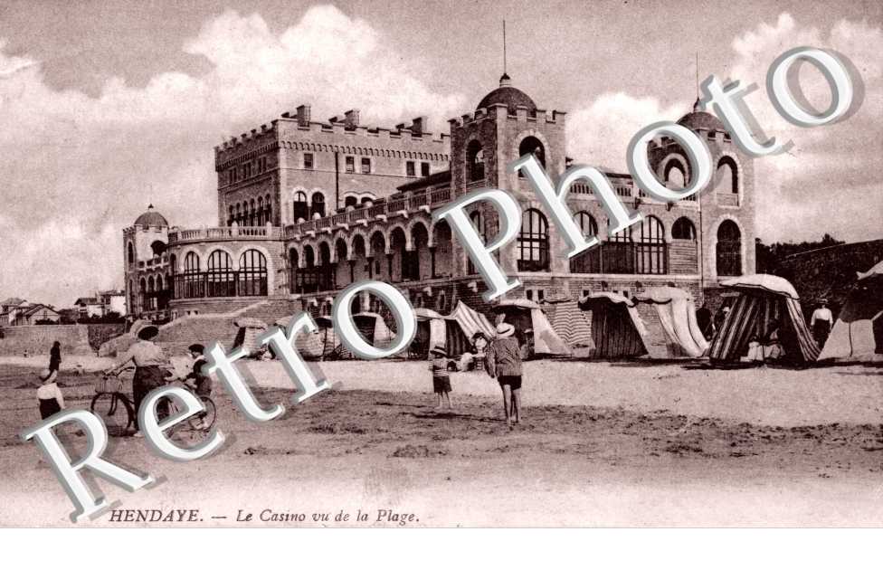 Le Casino vu de la plage