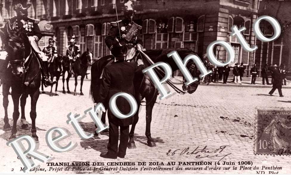 Translation des cendres de Zola au Pantheon (4 juin 1908) - M. Lepine, prefet de police et le general Dalstein