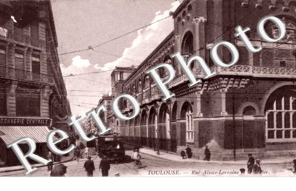 Rue Alsace-Lorraine et le Musee