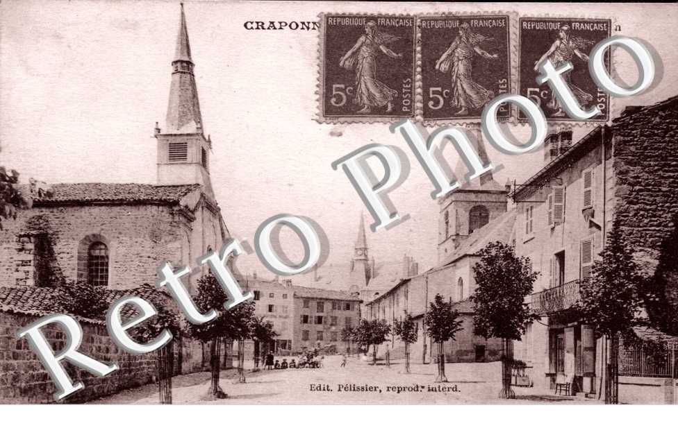 une rue vers eglise