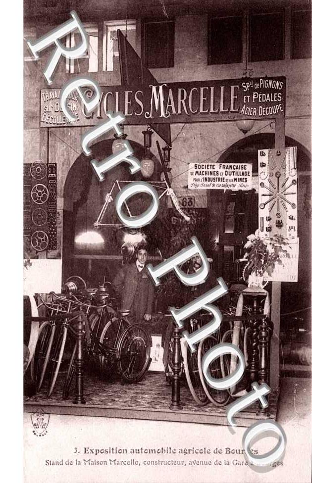 Exposition automobile agricole de Bourges - stand de la maison Marcelle (cycles)