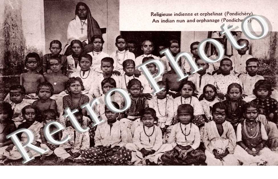 Religieuse Indienne et Orphelinat